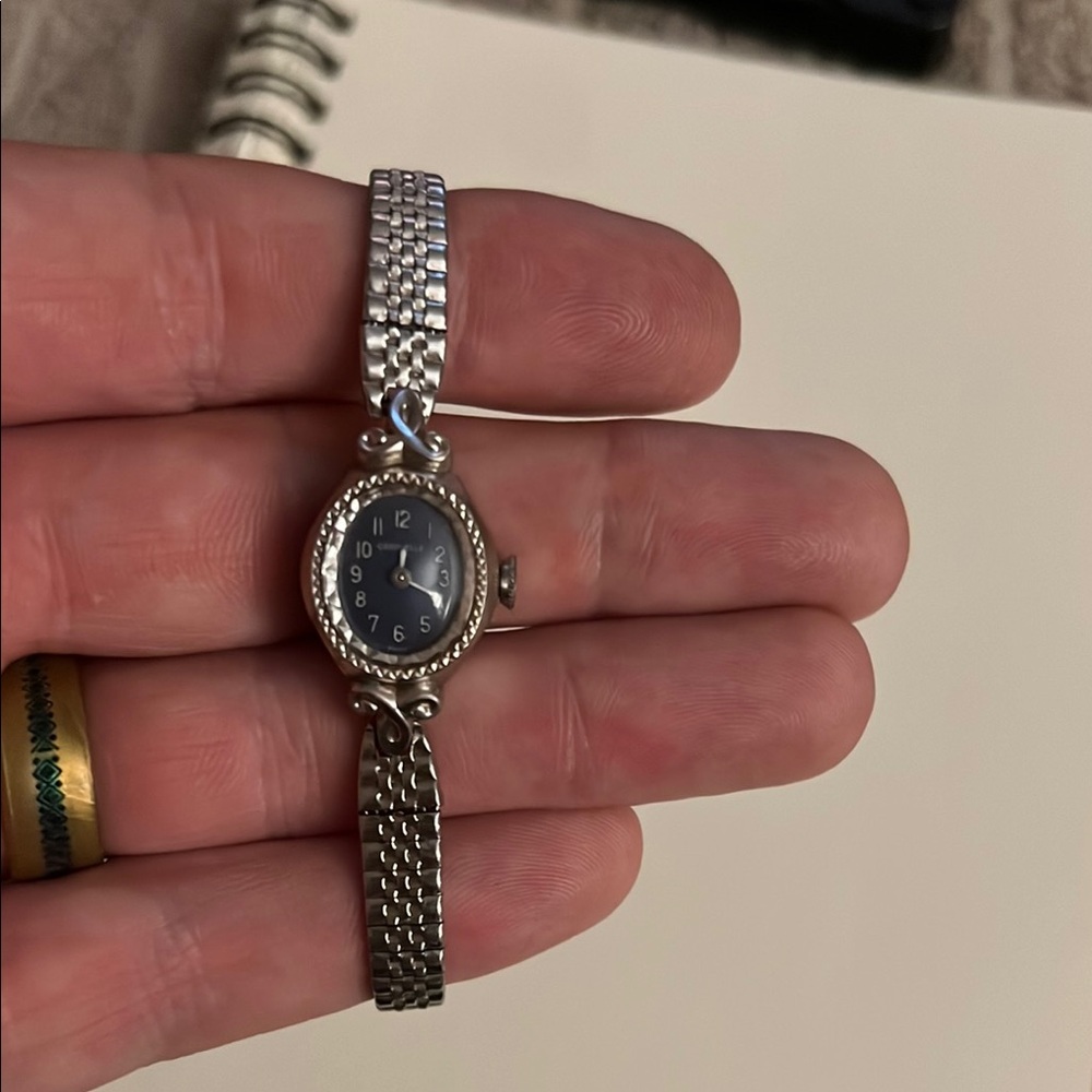 Vintage - Classic - Caravelle Elegant Silver Women's Watch